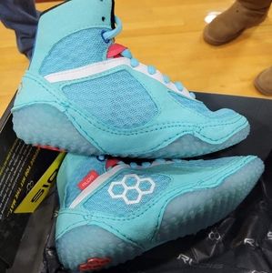 Youth wrestling shoes